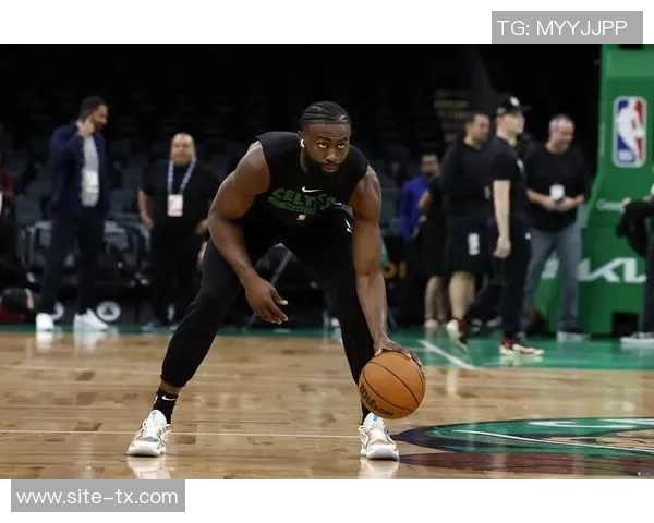 杰伦布朗谈新赛季挑战过去优待已成历史期待全新征程