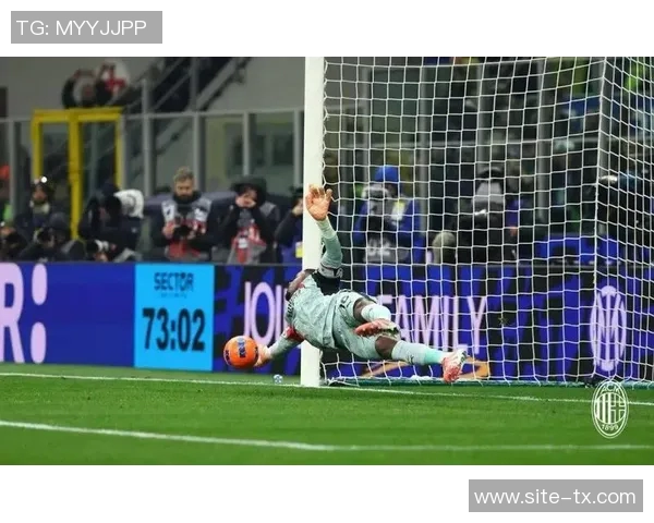 门将之争：索默单手扑救失误迈尼昂成功迷惑恰20引发热议