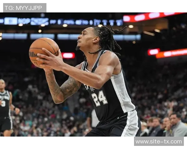 凯尔登约翰逊高效表现9投7中三分2中1贡献19分6篮板1助攻